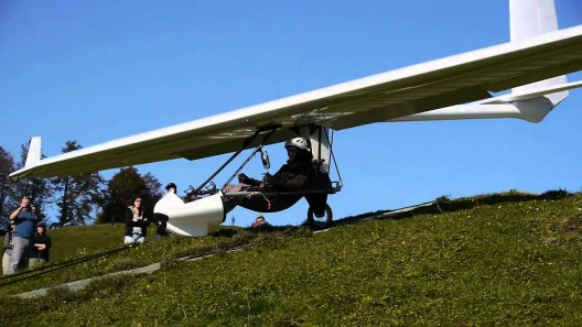 Archaeopteryx being bungee launched.  It could also be foot launched of towed by car, ultrailight, or even a regular tow plane