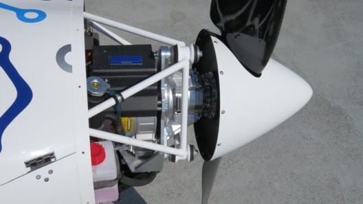 Siemens 85 kW motor takes up little space under the cowling