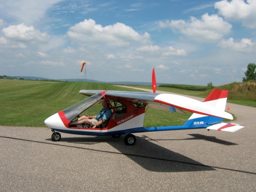 Richard Steeve taxiing at his home field in Sauk Prairie, Wisconsin - a bit greener than southern California