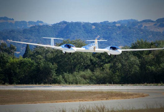 G4, powered by only batteries, landing at end of Green Flight Challenge Flight, 2011