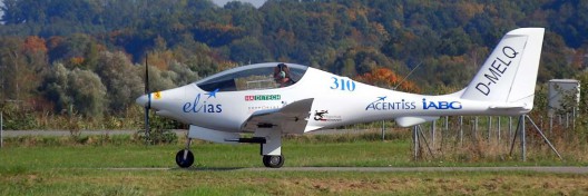 Acentiss Elias, optionally-piloted version of PC-Aero Elektra One, but with retractable electric landing gear